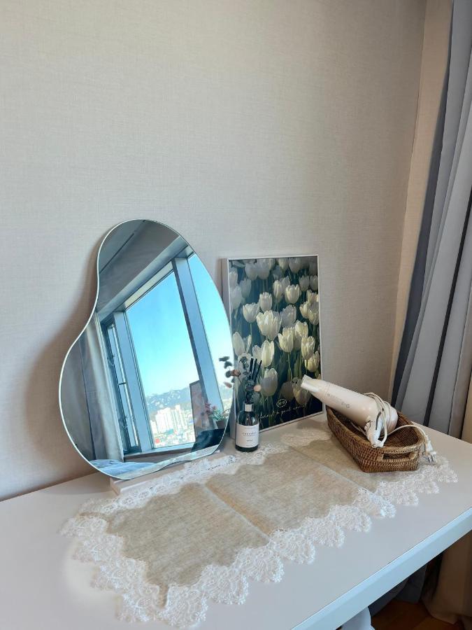 Hongik Univ Station Exit 1 Apartment โซล ภายนอก รูปภาพ
